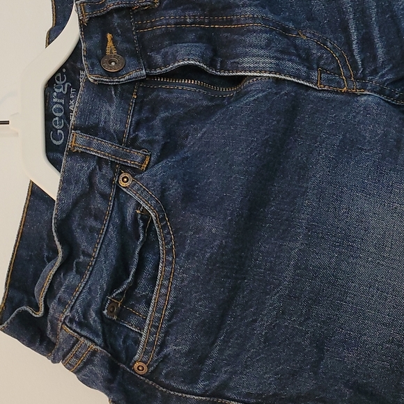 George Jeans 30×30 - Picture 2 of 5